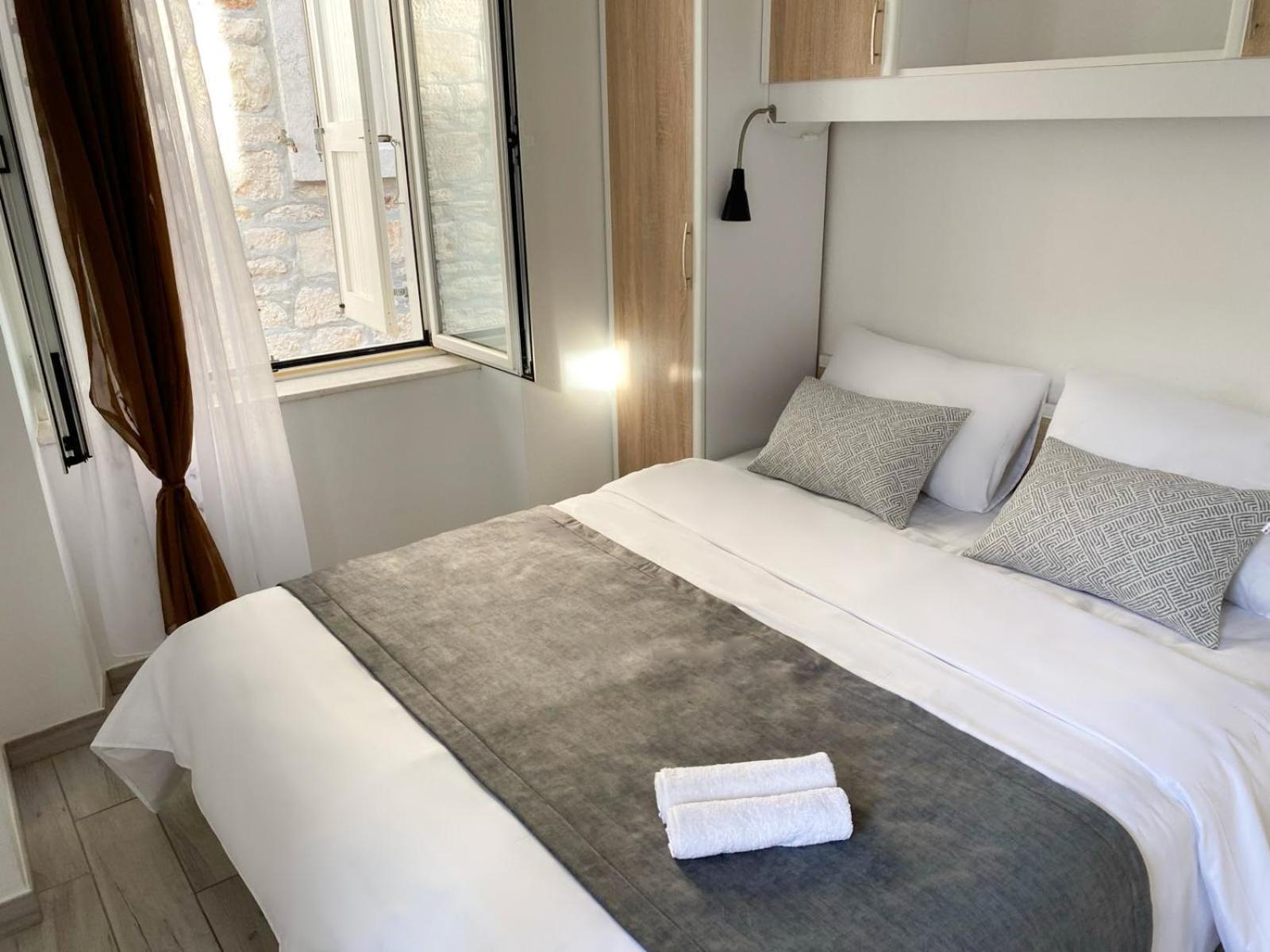 Riva Apartments Villa Thalia - Milna, Brac Milna  Exterior foto